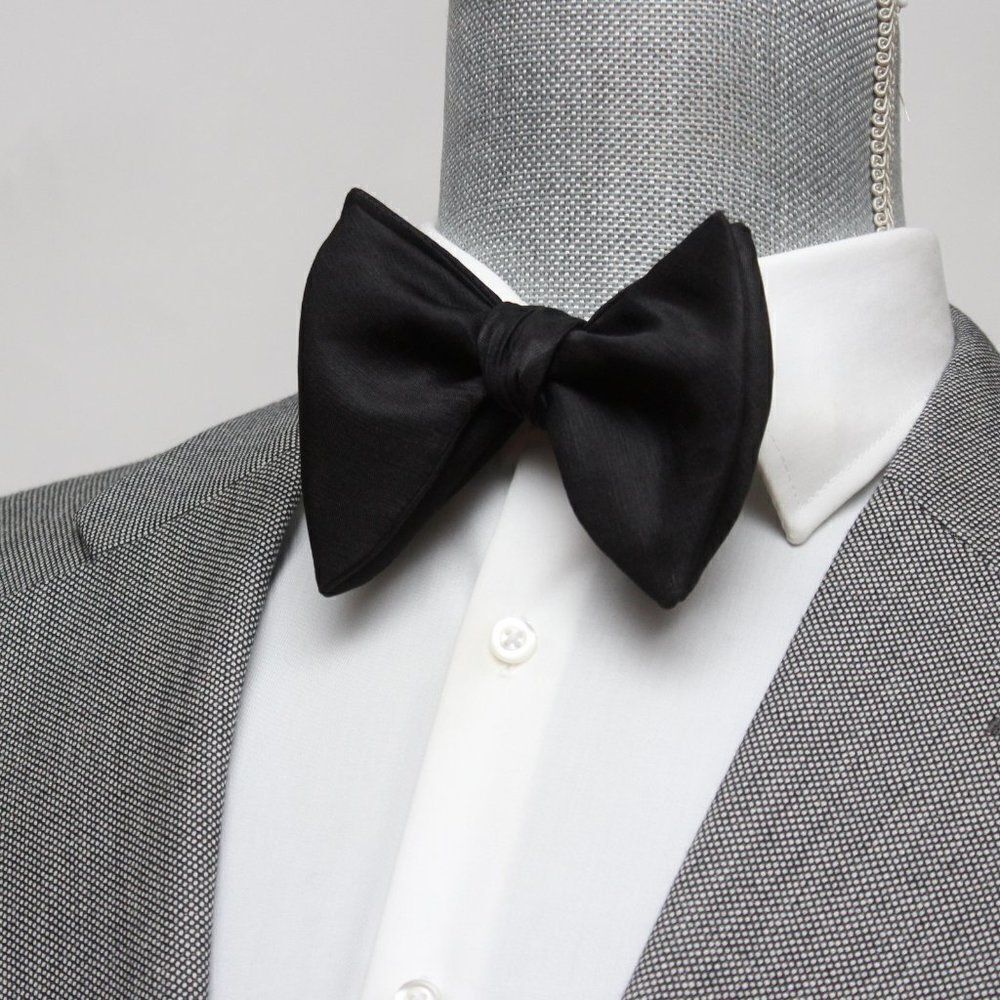 Men's Self tied Bow Tie Black Big Butterfly Bow tie Silk Linen Pin Strip…